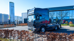 20260329-Tom-Holding-00231